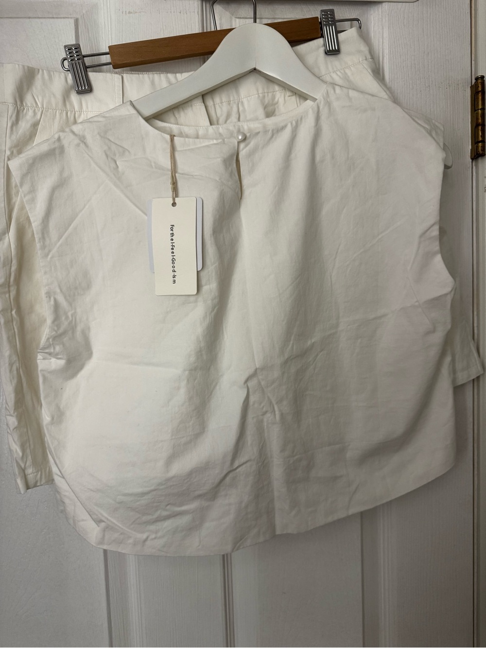 Commense White cropped short set